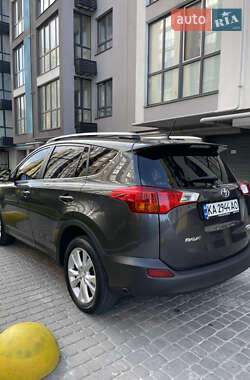 Позашляховик / Кросовер Toyota RAV4 2014 в  фото 9 Позашляховик / Кросовер Toyota RAV4 2014 в