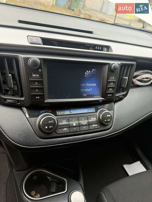 Внедорожник / Кроссовер Toyota RAV4 2017 в Днепре