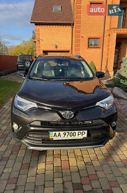 Позашляховик / Кросовер Toyota RAV4 2016 в Києві