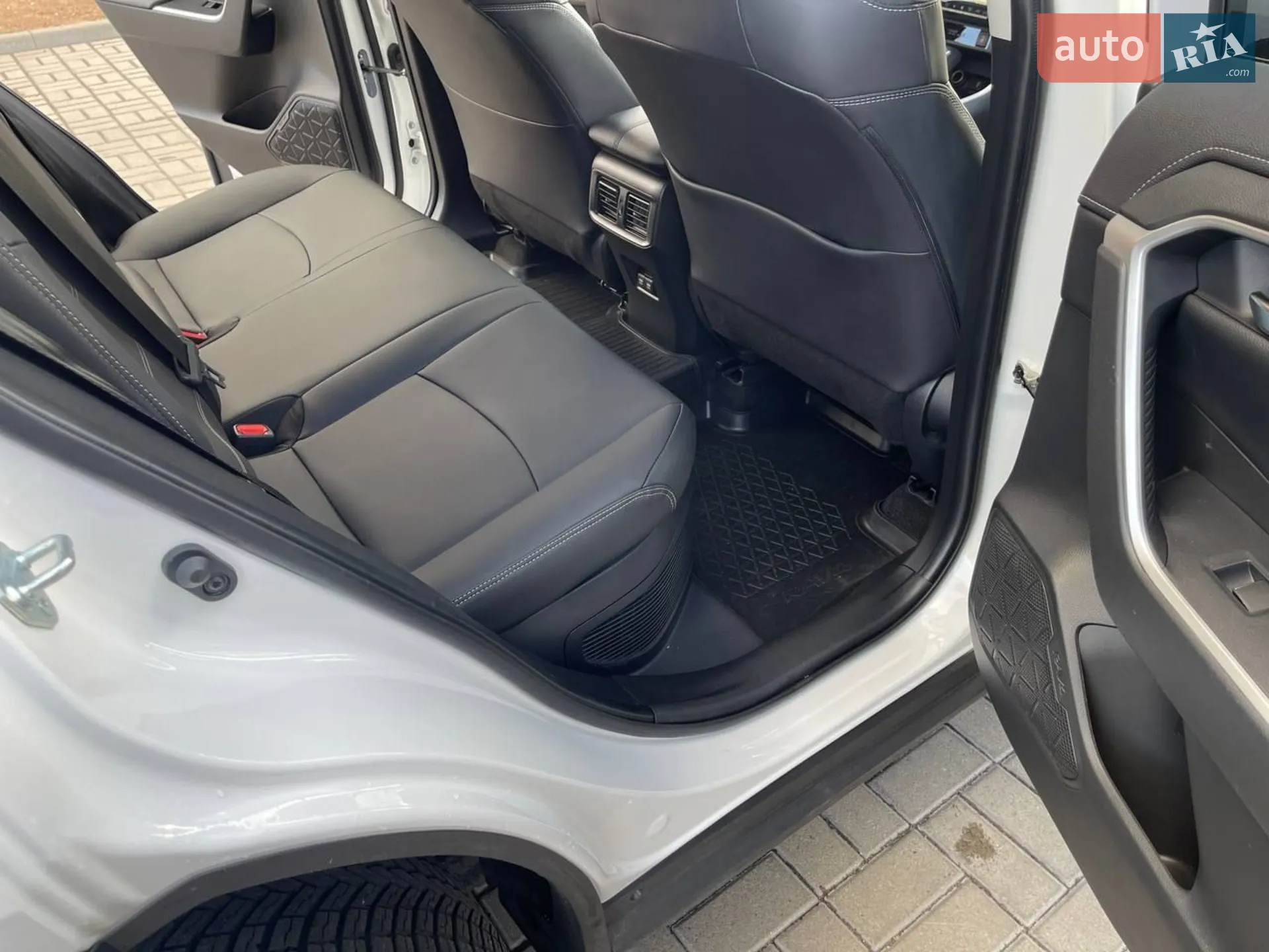 2020 Toyota RAV 4 - мініатюра 26