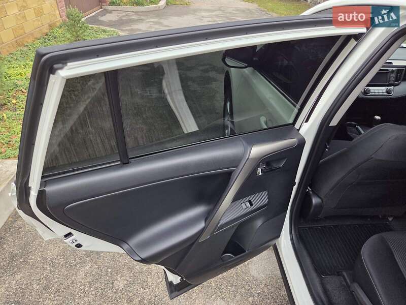 Внедорожник / Кроссовер Toyota RAV4 2013 в Каменском фото 34 Внедорожник / Кроссовер Toyota RAV4 2013 в Каменском