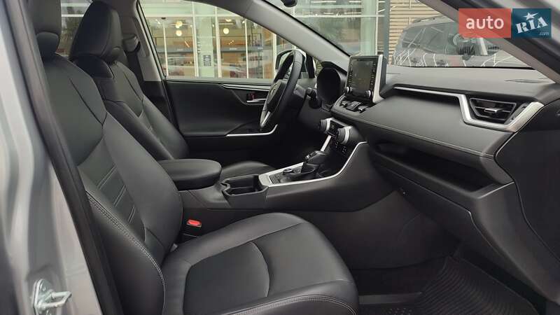 Позашляховик / Кросовер Toyota RAV4 2019 в Києві фото 6 Позашляховик / Кросовер Toyota RAV4 2019 в Києві