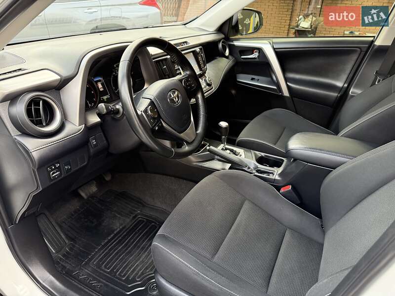 Внедорожник / Кроссовер Toyota RAV4 2017 в Виннице фото 43 Внедорожник / Кроссовер Toyota RAV4 2017 в Виннице
