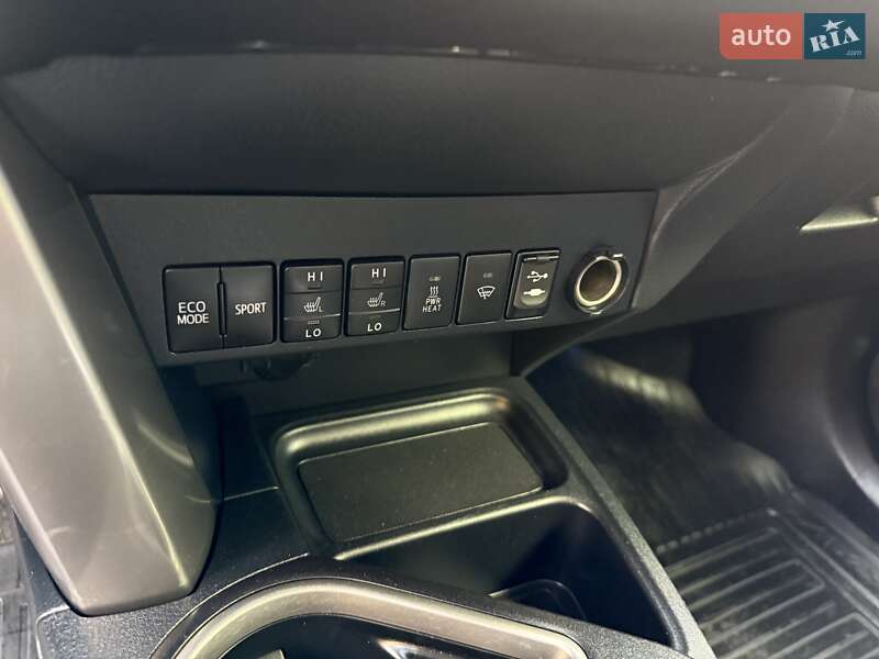 Внедорожник / Кроссовер Toyota RAV4 2017 в Виннице фото 76 Внедорожник / Кроссовер Toyota RAV4 2017 в Виннице