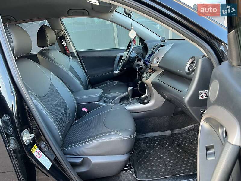 Внедорожник / Кроссовер Toyota RAV4 2008 в Киеве