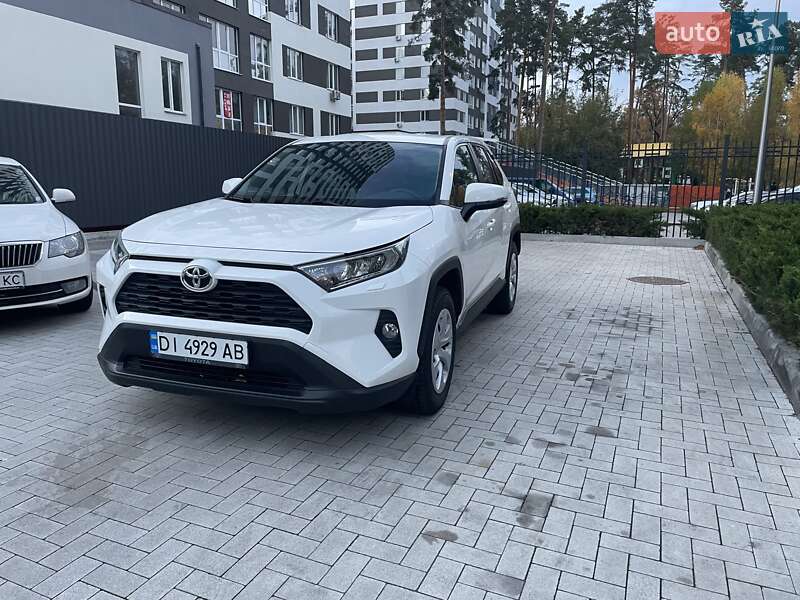 Внедорожник / Кроссовер Toyota RAV4 2020 в Ирпене фото 2 Внедорожник / Кроссовер Toyota RAV4 2020 в Ирпене