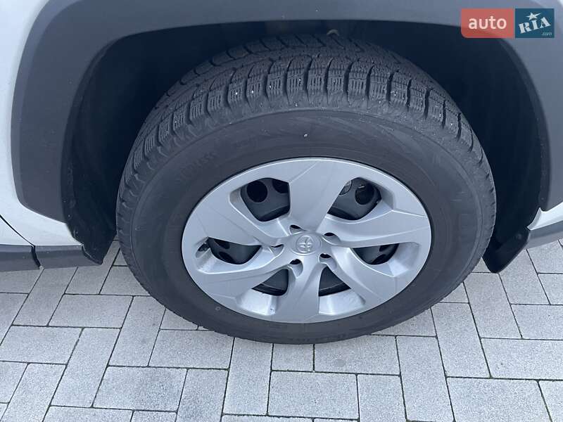 Внедорожник / Кроссовер Toyota RAV4 2020 в Ирпене фото 24 Внедорожник / Кроссовер Toyota RAV4 2020 в Ирпене
