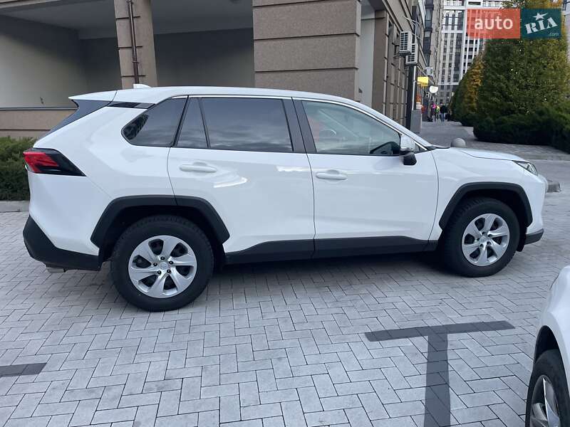 Внедорожник / Кроссовер Toyota RAV4 2020 в Ирпене фото 6 Внедорожник / Кроссовер Toyota RAV4 2020 в Ирпене