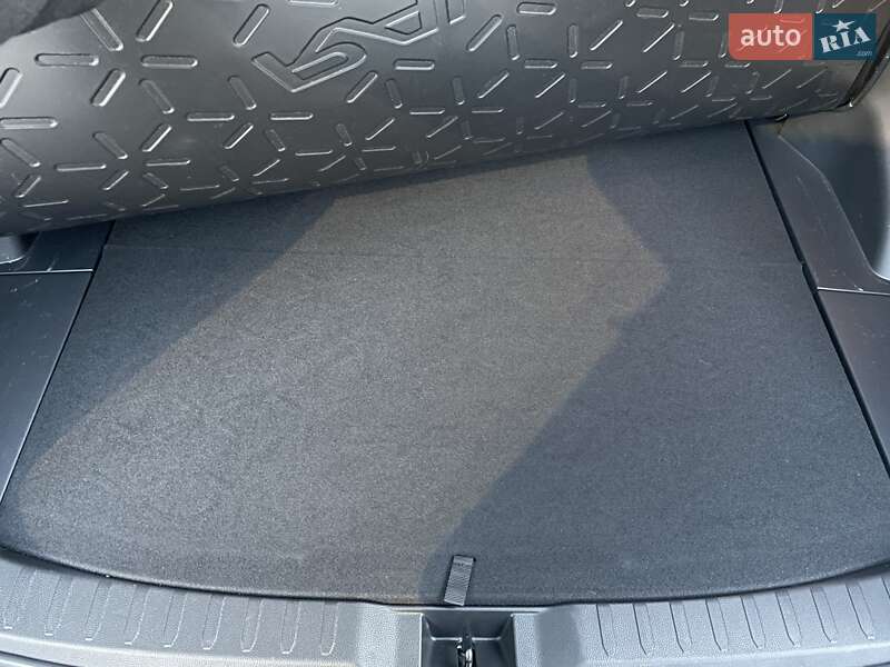 Внедорожник / Кроссовер Toyota RAV4 2020 в Ирпене фото 19 Внедорожник / Кроссовер Toyota RAV4 2020 в Ирпене