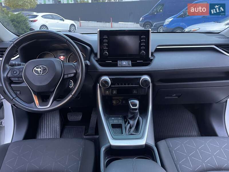 Внедорожник / Кроссовер Toyota RAV4 2020 в Ирпене фото 13 Внедорожник / Кроссовер Toyota RAV4 2020 в Ирпене
