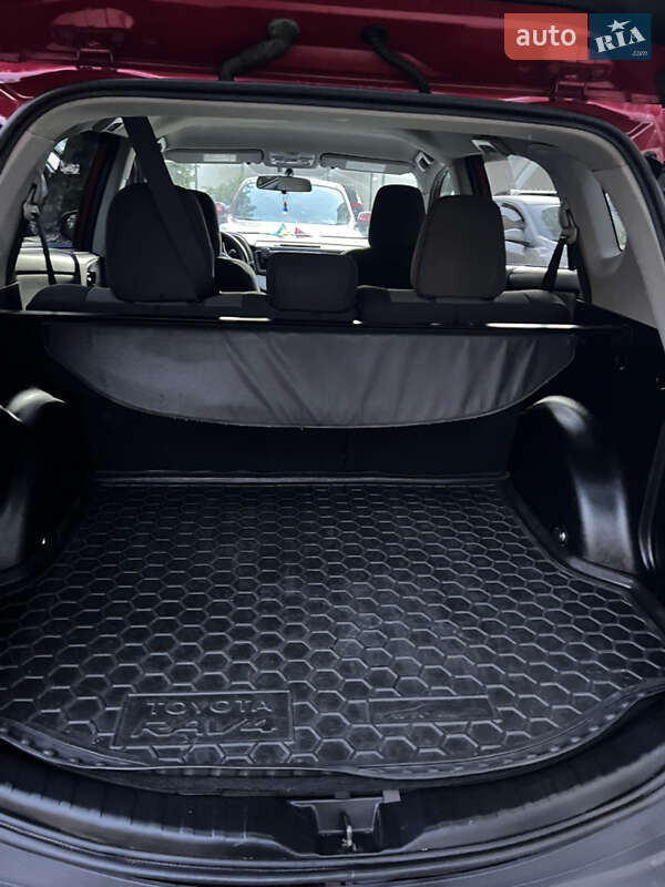 Позашляховик / Кросовер Toyota RAV4 2015 в Івано-Франківську фото 14 Позашляховик / Кросовер Toyota RAV4 2015 в Івано-Франківську