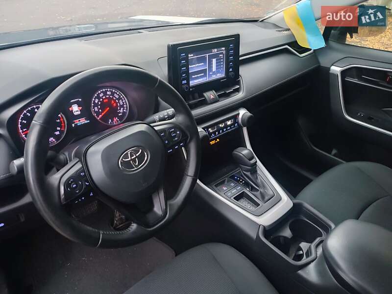 Внедорожник / Кроссовер Toyota RAV4 2020 в Ровно фото 3 Внедорожник / Кроссовер Toyota RAV4 2020 в Ровно