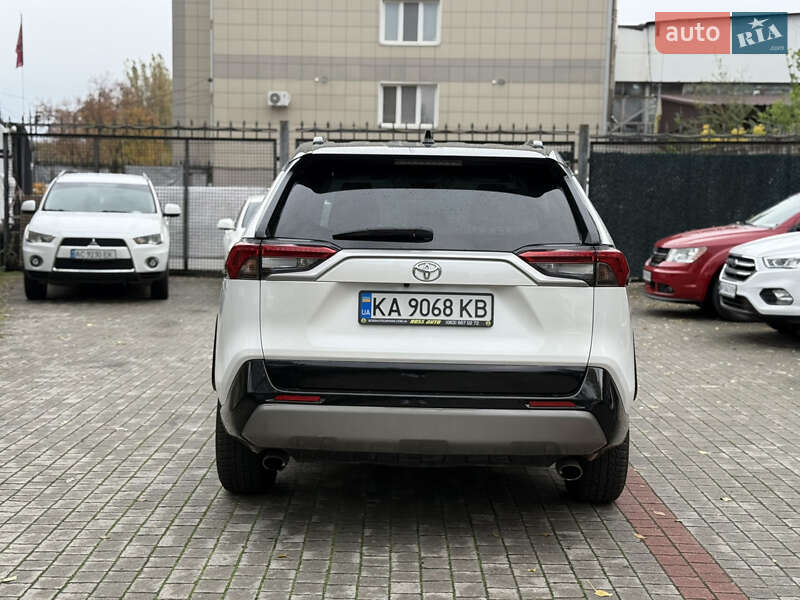 Внедорожник / Кроссовер Toyota RAV4 2019 в Запорожье