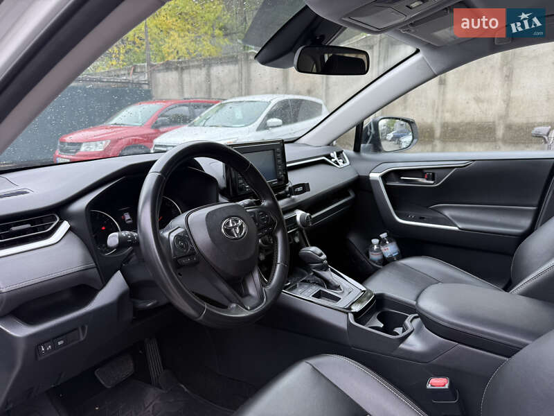 Внедорожник / Кроссовер Toyota RAV4 2019 в Запорожье