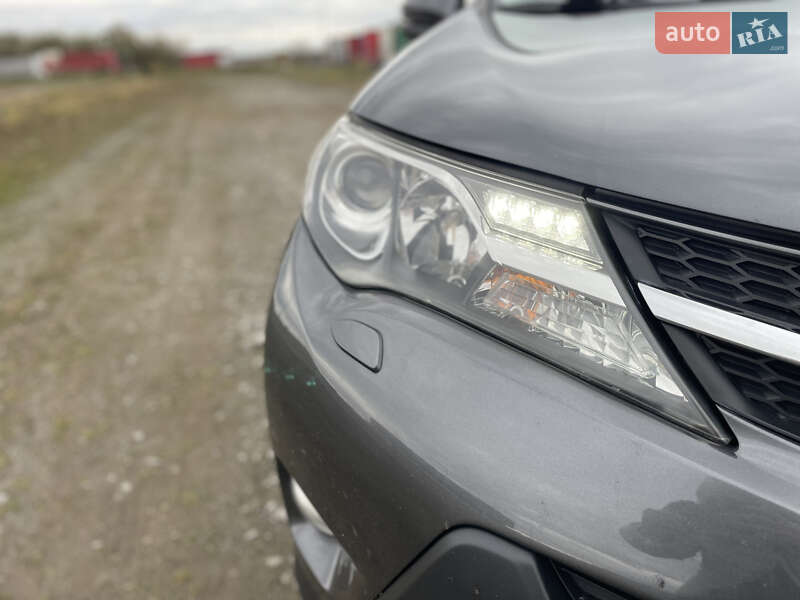 Внедорожник / Кроссовер Toyota RAV4 2012 в Львове