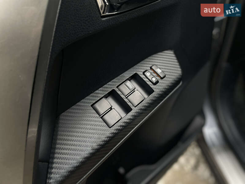 Внедорожник / Кроссовер Toyota RAV4 2012 в Львове