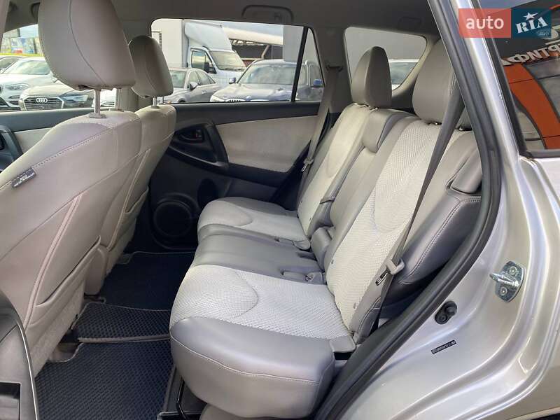 Внедорожник / Кроссовер Toyota RAV4 2012 в Львове