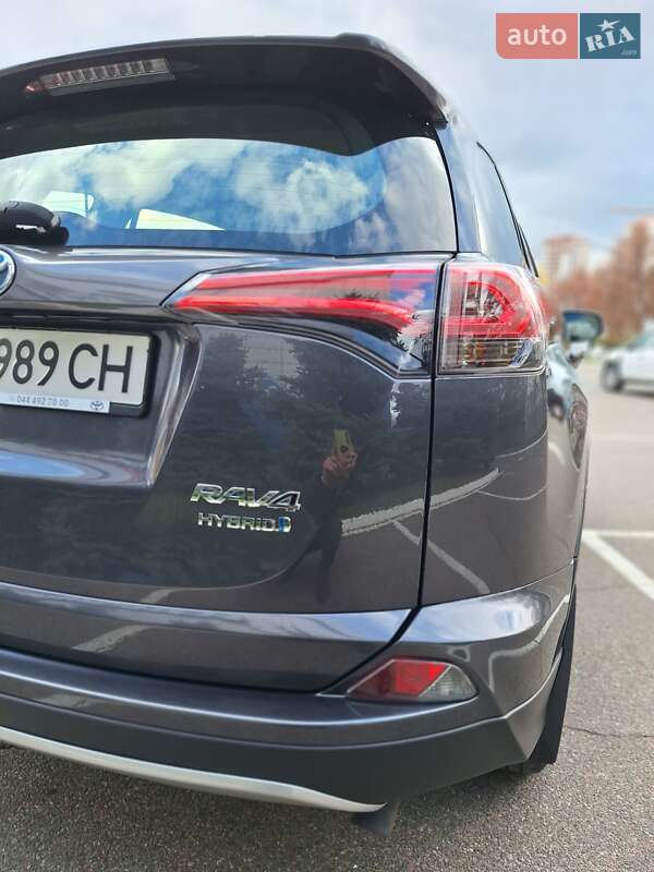 Внедорожник / Кроссовер Toyota RAV4 2018 в Киеве