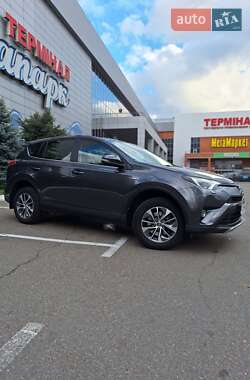 Внедорожник / Кроссовер Toyota RAV4 2018 в Киеве