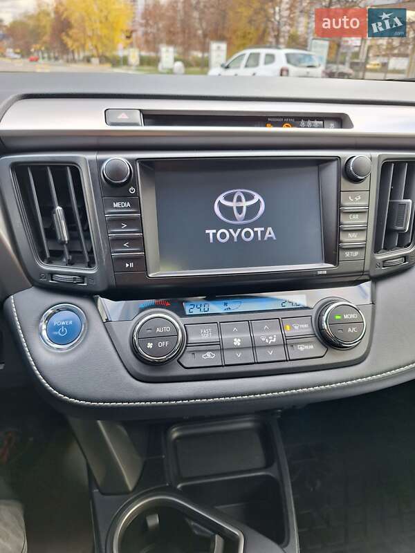 Внедорожник / Кроссовер Toyota RAV4 2018 в Киеве