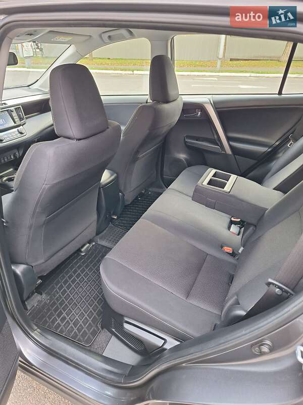 Внедорожник / Кроссовер Toyota RAV4 2018 в Киеве