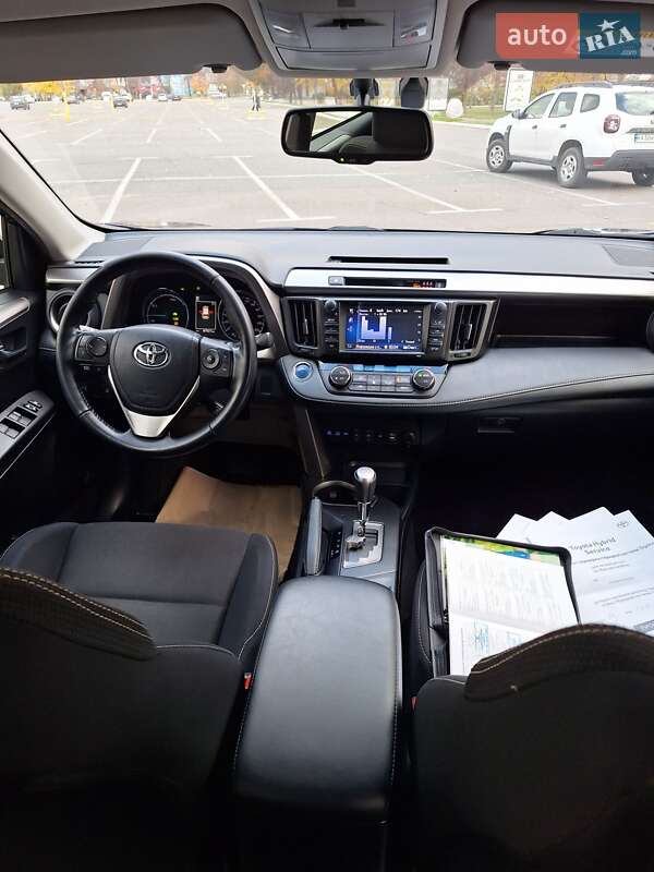 Внедорожник / Кроссовер Toyota RAV4 2018 в Киеве