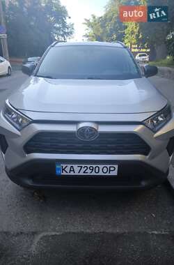 Позашляховик / Кросовер Toyota RAV4 2021 в Києві
