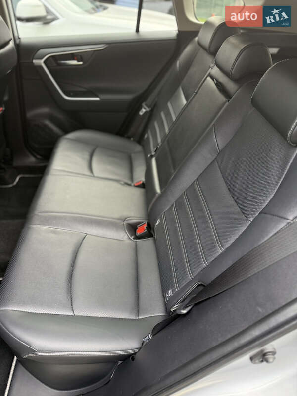 Внедорожник / Кроссовер Toyota RAV4 2023 в Днепре фото 28 Внедорожник / Кроссовер Toyota RAV4 2023 в Днепре