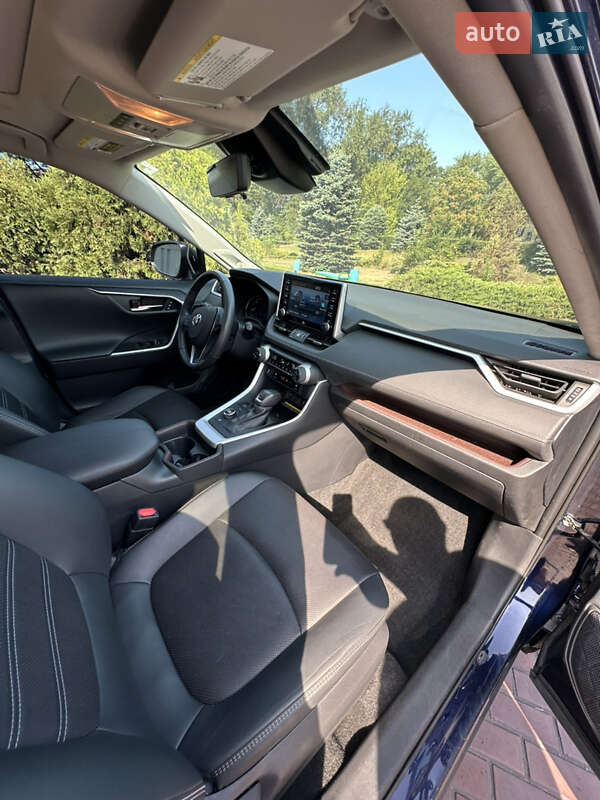 Внедорожник / Кроссовер Toyota RAV4 2021 в Днепре фото 25 Внедорожник / Кроссовер Toyota RAV4 2021 в Днепре