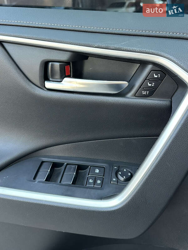 Внедорожник / Кроссовер Toyota RAV4 2021 в Днепре фото 42 Внедорожник / Кроссовер Toyota RAV4 2021 в Днепре