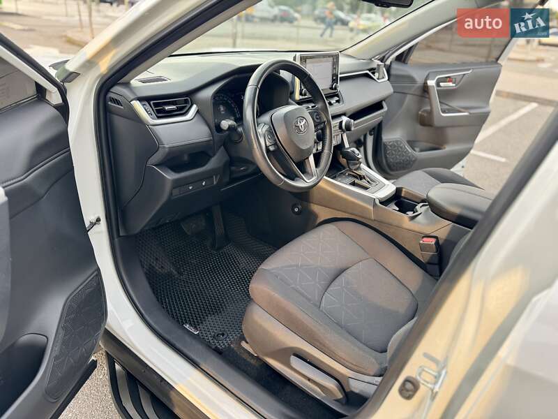 Внедорожник / Кроссовер Toyota RAV4 2019 в Киеве фото 30 Внедорожник / Кроссовер Toyota RAV4 2019 в Киеве