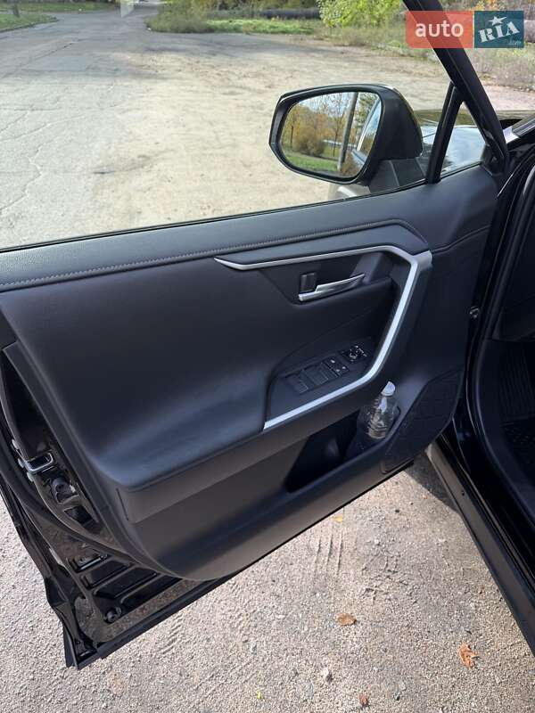 Позашляховик / Кросовер Toyota RAV4 2019 в Жовтих Водах фото 17 Позашляховик / Кросовер Toyota RAV4 2019 в Жовтих Водах