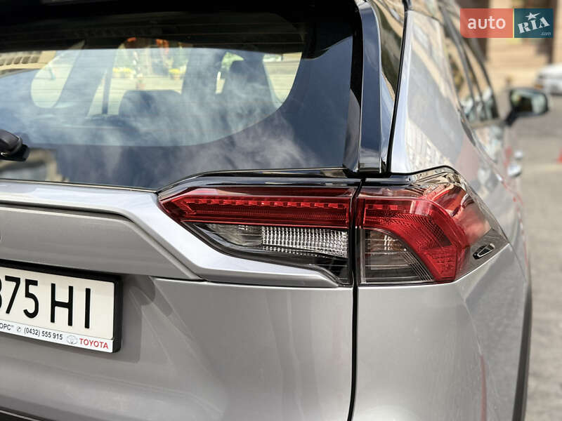 Внедорожник / Кроссовер Toyota RAV4 2019 в Киеве