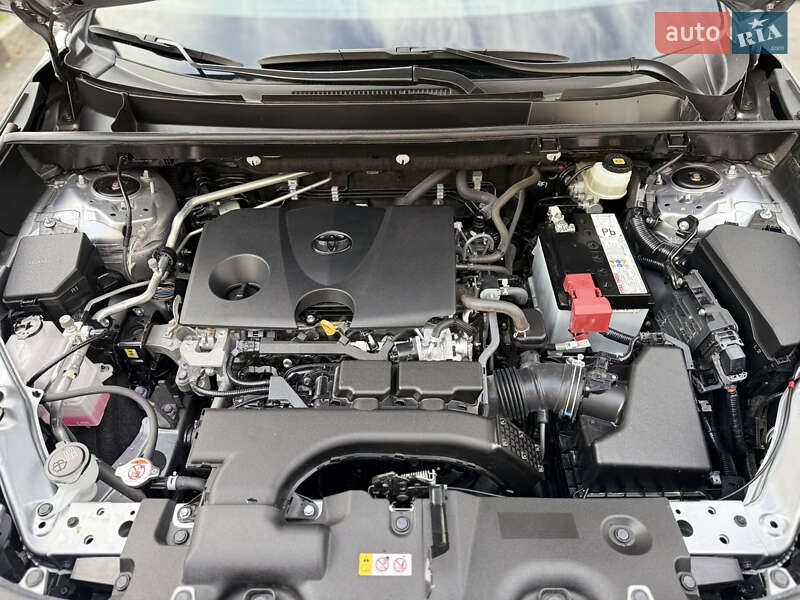 Внедорожник / Кроссовер Toyota RAV4 2019 в Киеве