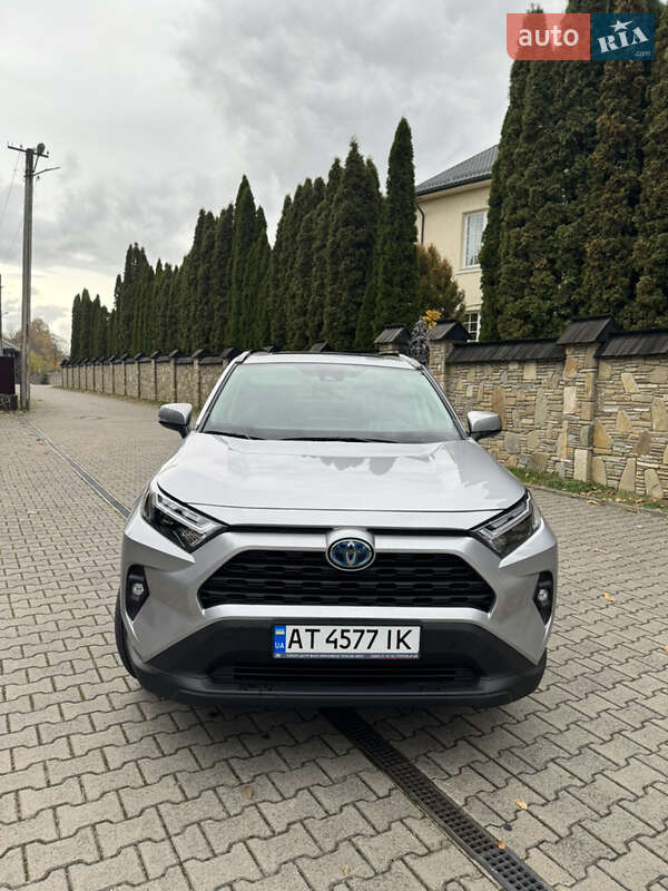 Позашляховик / Кросовер Toyota RAV4 2024 в Надвірній