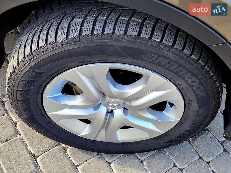 Внедорожник / Кроссовер Toyota RAV4 2015 в Виннице