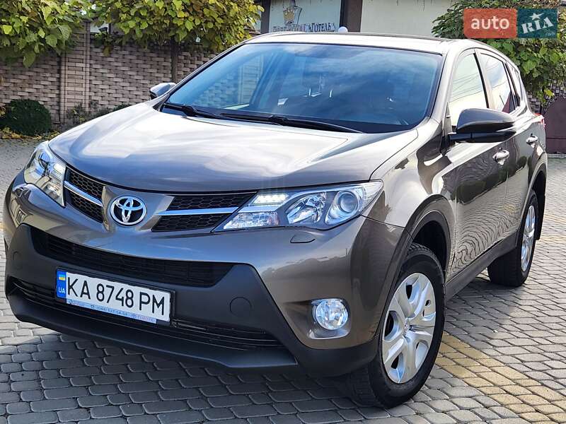 Внедорожник / Кроссовер Toyota RAV4 2015 в Виннице