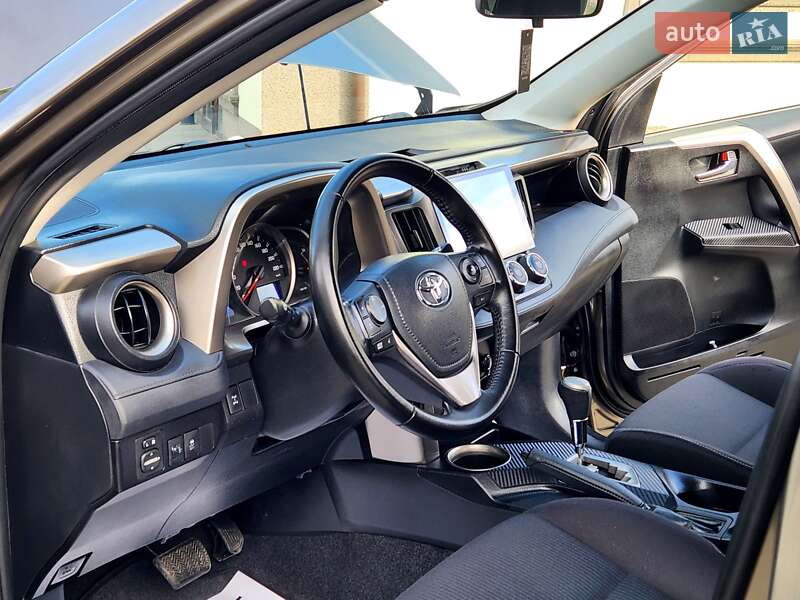 Внедорожник / Кроссовер Toyota RAV4 2015 в Виннице