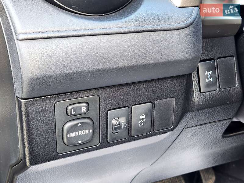 Внедорожник / Кроссовер Toyota RAV4 2015 в Виннице