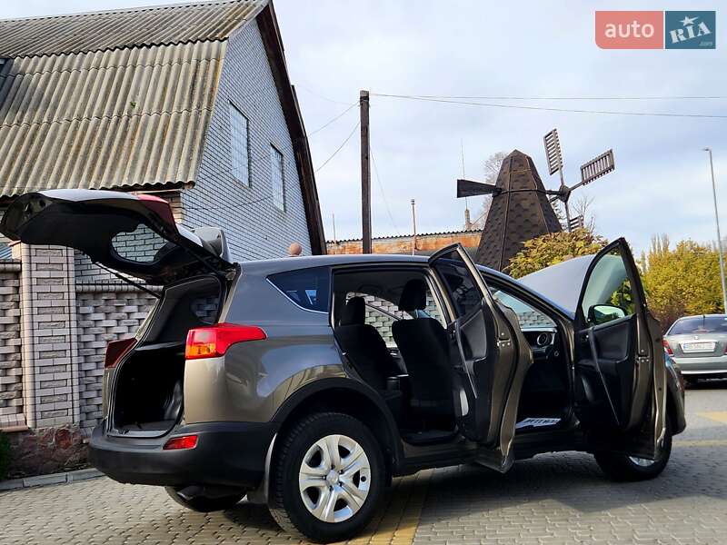 Внедорожник / Кроссовер Toyota RAV4 2015 в Виннице