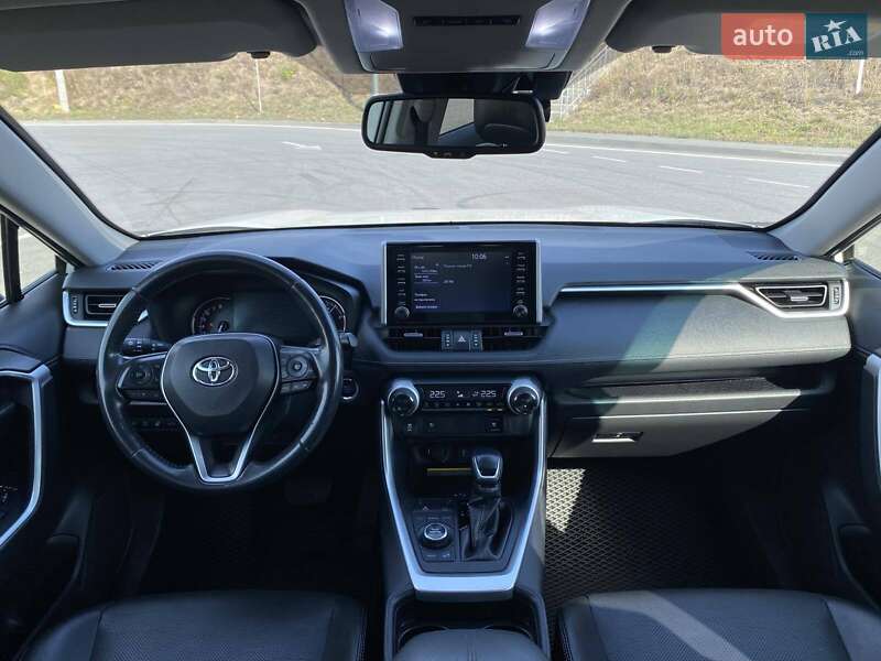 Внедорожник / Кроссовер Toyota RAV4 2019 в Полтаве фото 13 Внедорожник / Кроссовер Toyota RAV4 2019 в Полтаве