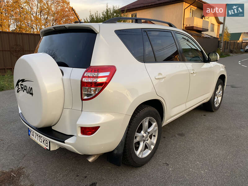 Позашляховик / Кросовер Toyota RAV4 2012 в Києві