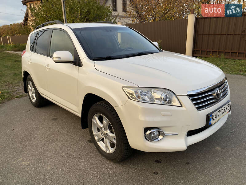 Позашляховик / Кросовер Toyota RAV4 2012 в Києві