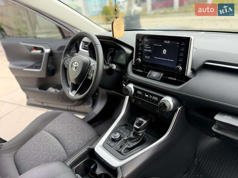 Внедорожник / Кроссовер Toyota RAV4 2020 в Хусте фото 8 Внедорожник / Кроссовер Toyota RAV4 2020 в Хусте