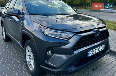 Позашляховик / Кросовер Toyota RAV4 2021 в Дніпрі