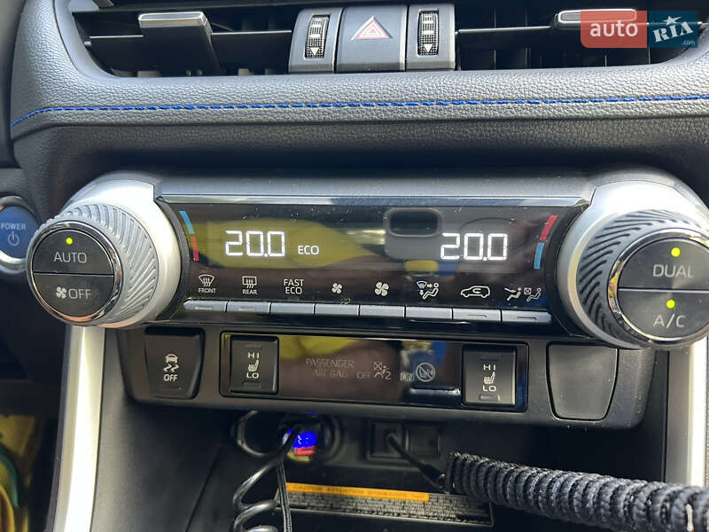 Внедорожник / Кроссовер Toyota RAV4 2021 в Киеве фото 21 Внедорожник / Кроссовер Toyota RAV4 2021 в Киеве