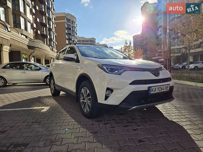 Внедорожник / Кроссовер Toyota RAV4 2017 в Киеве фото 4 Внедорожник / Кроссовер Toyota RAV4 2017 в Киеве