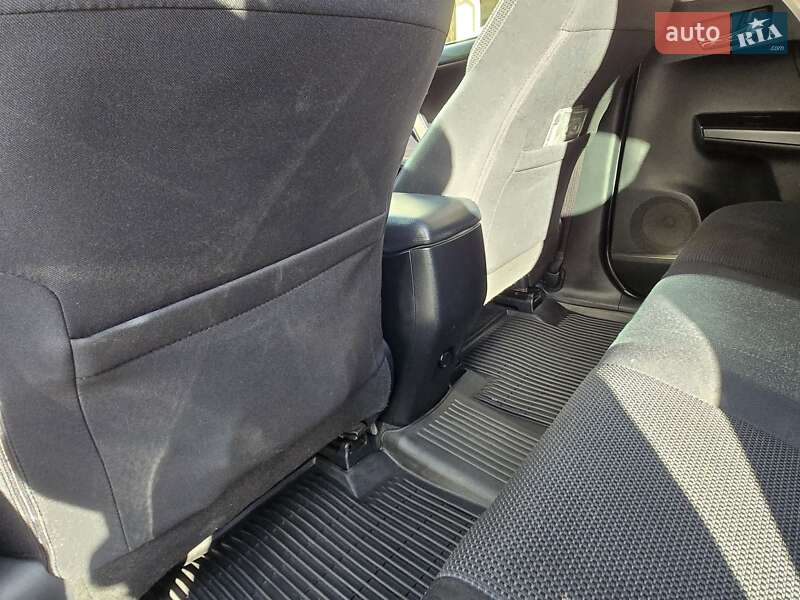 Внедорожник / Кроссовер Toyota RAV4 2017 в Киеве фото 26 Внедорожник / Кроссовер Toyota RAV4 2017 в Киеве