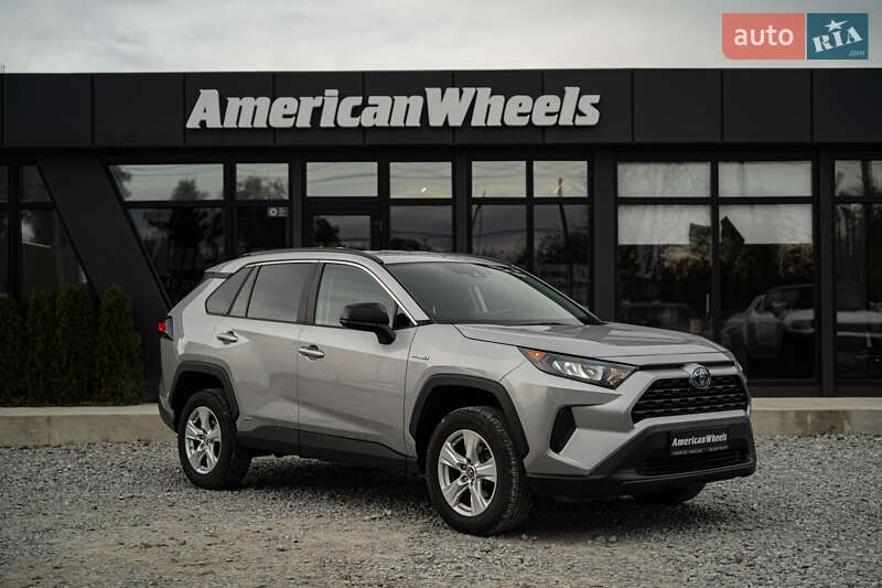 Позашляховик / Кросовер Toyota RAV4 2019 в Чернівцях