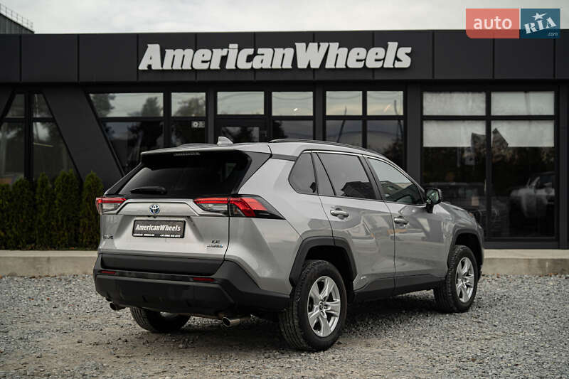 Позашляховик / Кросовер Toyota RAV4 2019 в Чернівцях